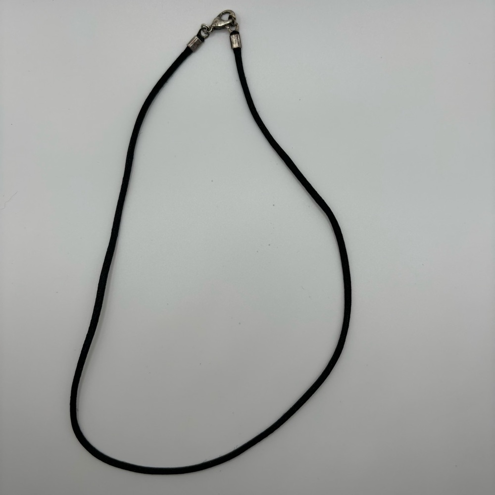 Plain black necklace